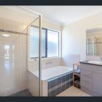 5 Seaview Avenue, Jacobs Well